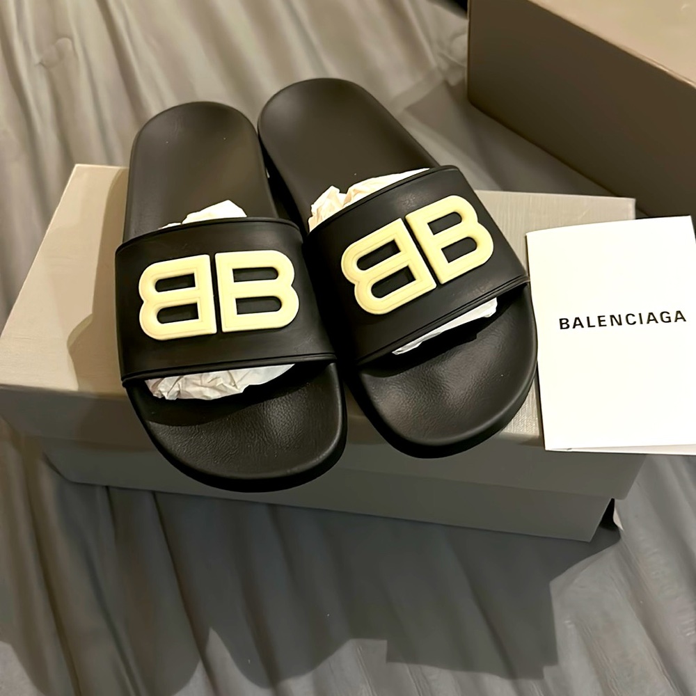 ❌SOLD❌ Authentic Balenciaga slides